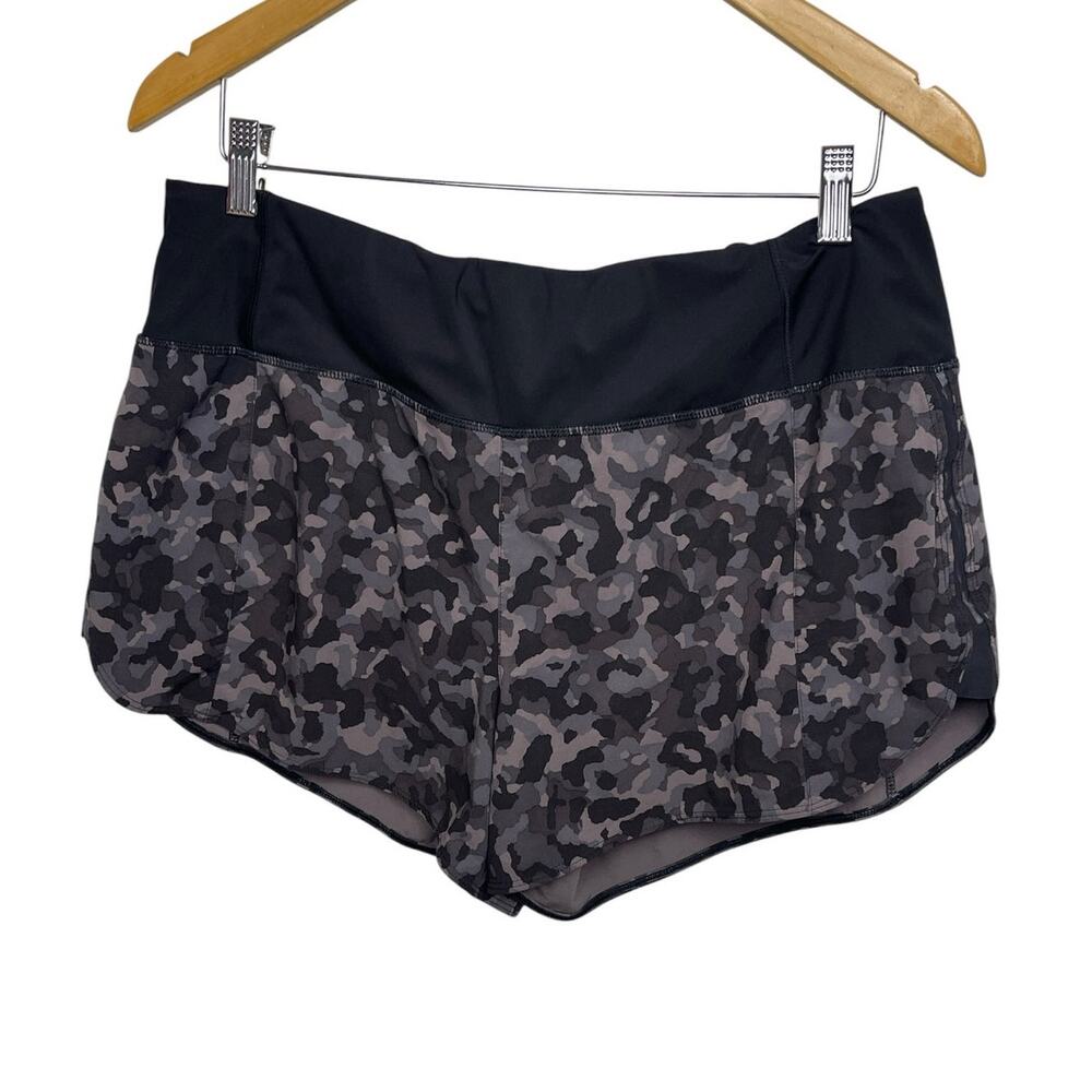 Athleta Running Free Printed Short 3.5" – Grey Camo Size L